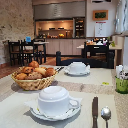 Logis Restaurant L'escarbille 3* Saint-Martin-d'Ardeche
