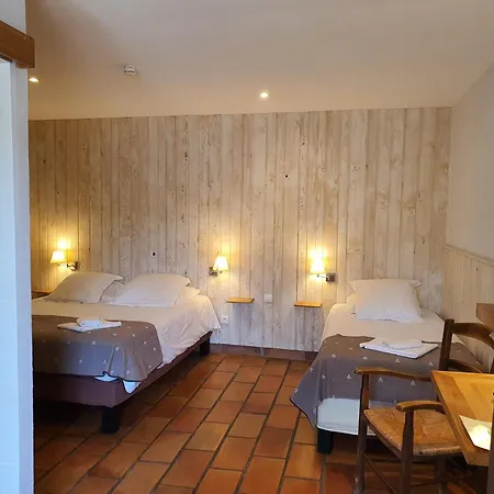 מלון Logis Restaurant L'escarbille 3*