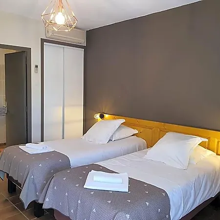 Logis Restaurant L'escarbille מלון Saint-Martin-dʼArdèche