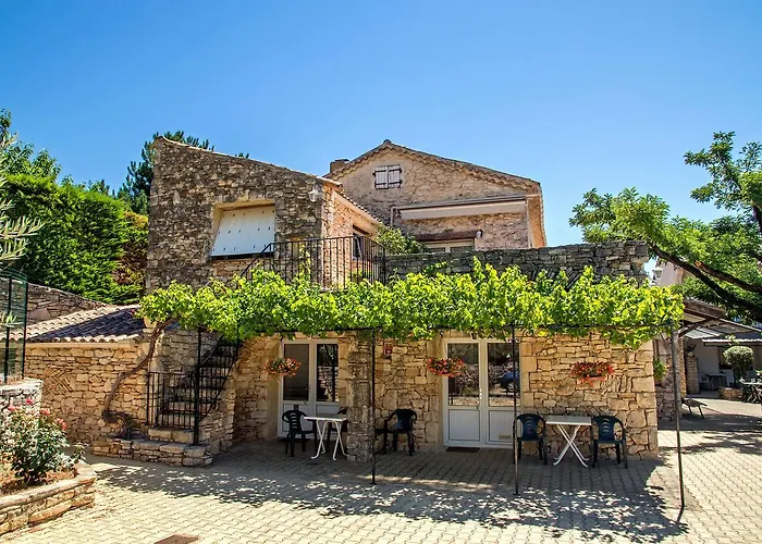 Logis Restaurant L'escarbille 3* Saint-Martin-dʼArdèche
